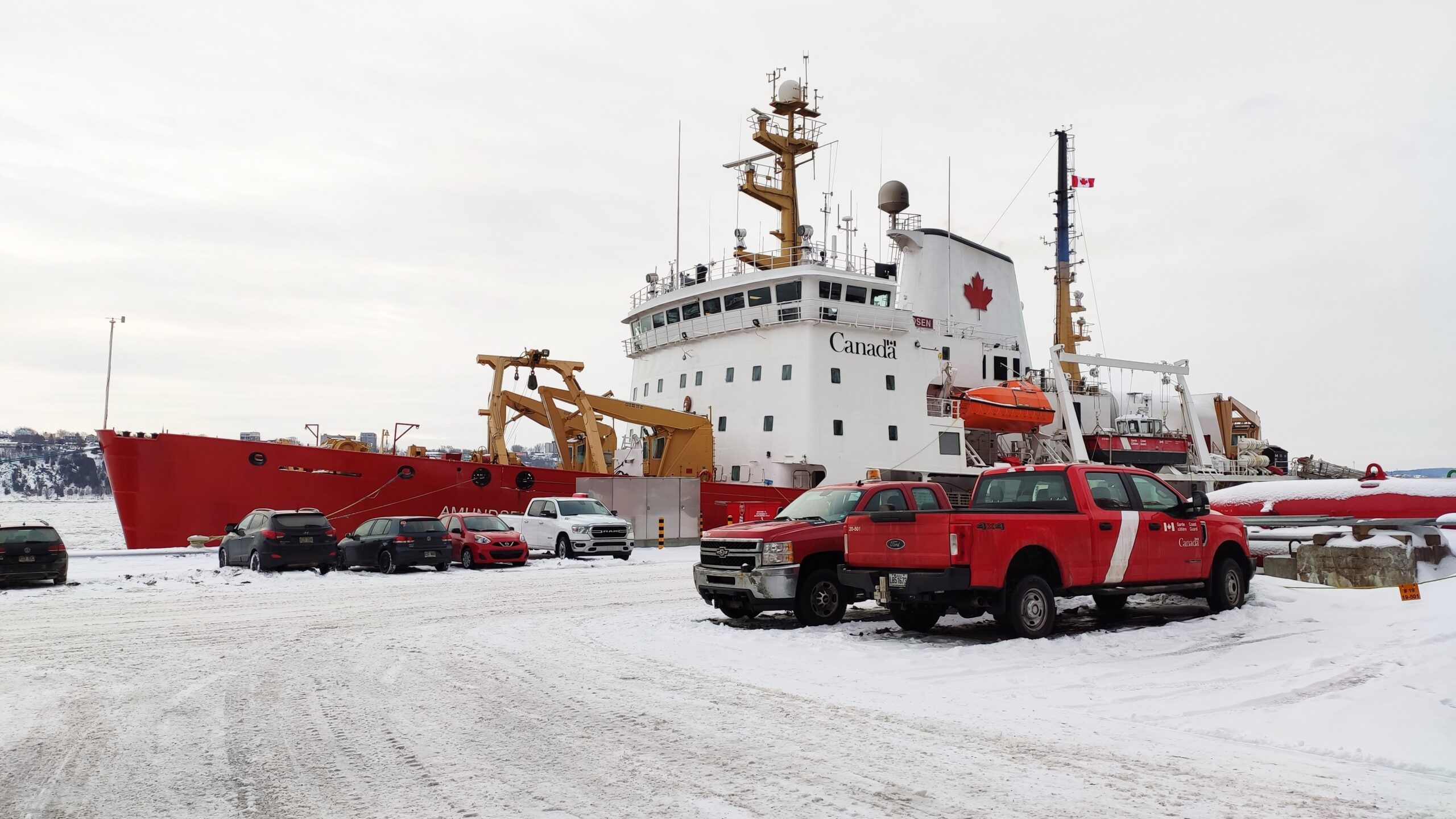 Canadian Coast Guard | Garde côtière canadienne